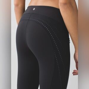 Lululemon Stop At Nothing Crop Size 4 Black with Reflective Dots